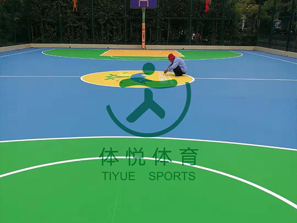 影響球場施工的因素有哪些？下面體悅體育設(shè)施工程就給大家介紹一下。
